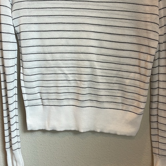 Vince Striped Lightweight Knit Top Size XSmall - Picture 4 of 9